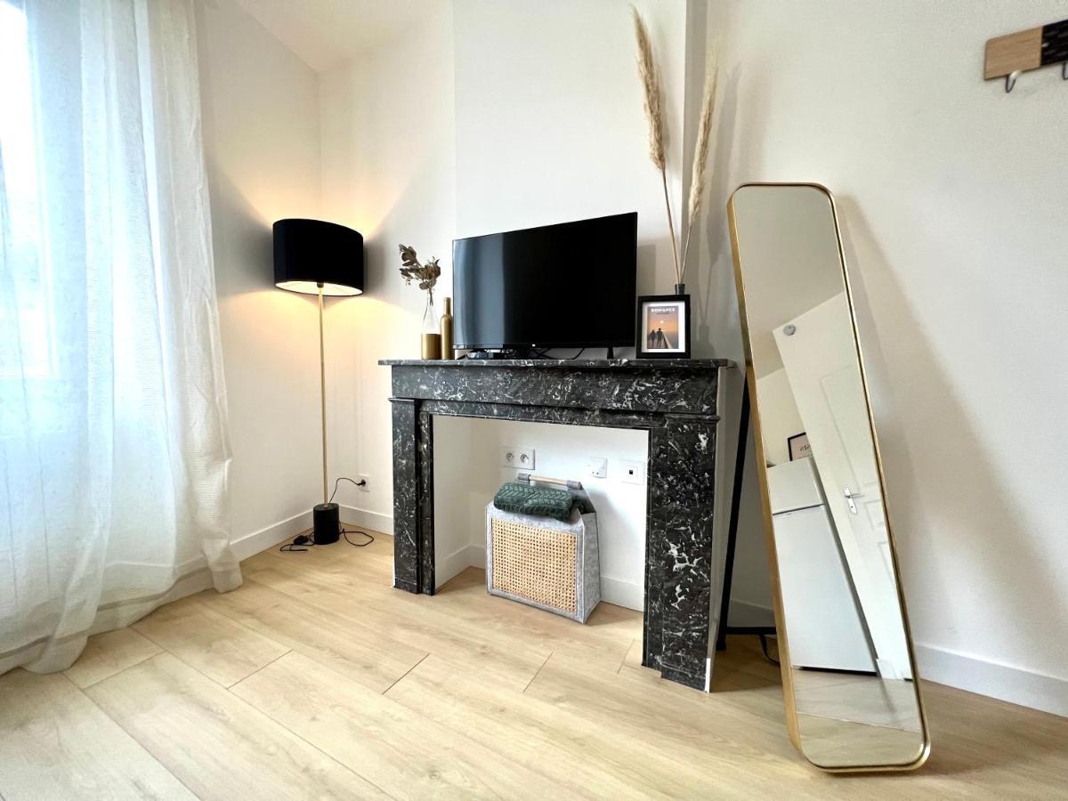 Suite ~ Romance Estivale ~ A 15 Min De Lyon Miribel (Ain) Exterior foto